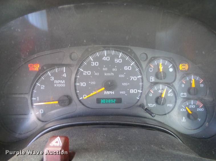 image for item DB0165 2005 Chevrolet C6500 truck chassis