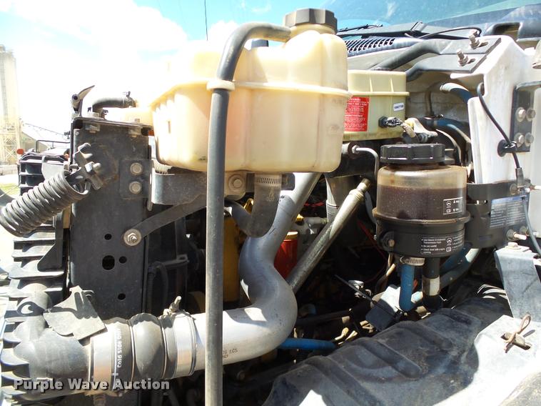 image for item DB0165 2005 Chevrolet C6500 truck chassis