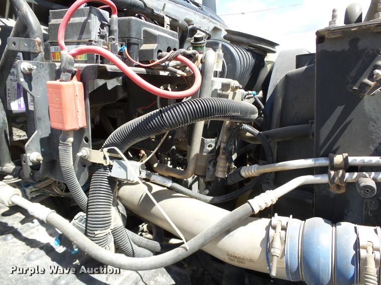 image for item DB0165 2005 Chevrolet C6500 truck chassis