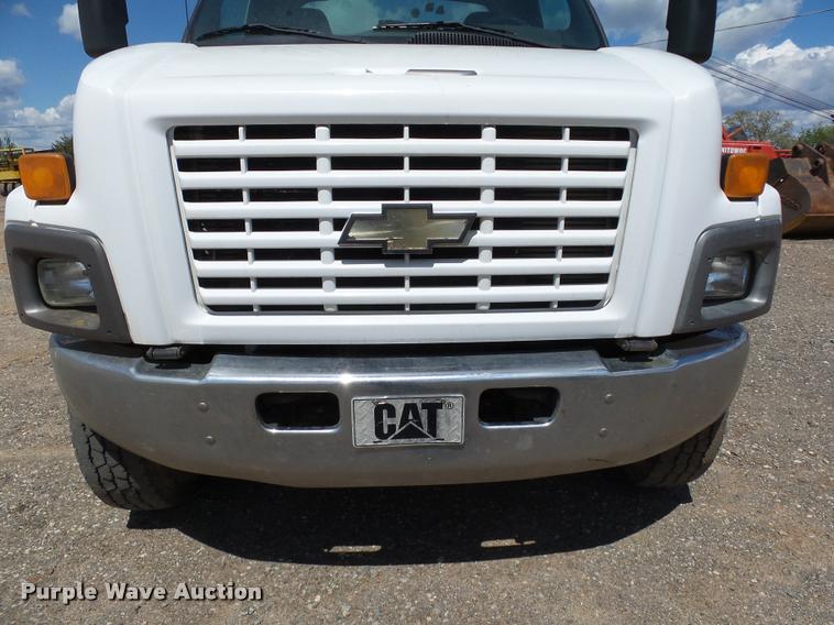 image for item DB0165 2005 Chevrolet C6500 truck chassis