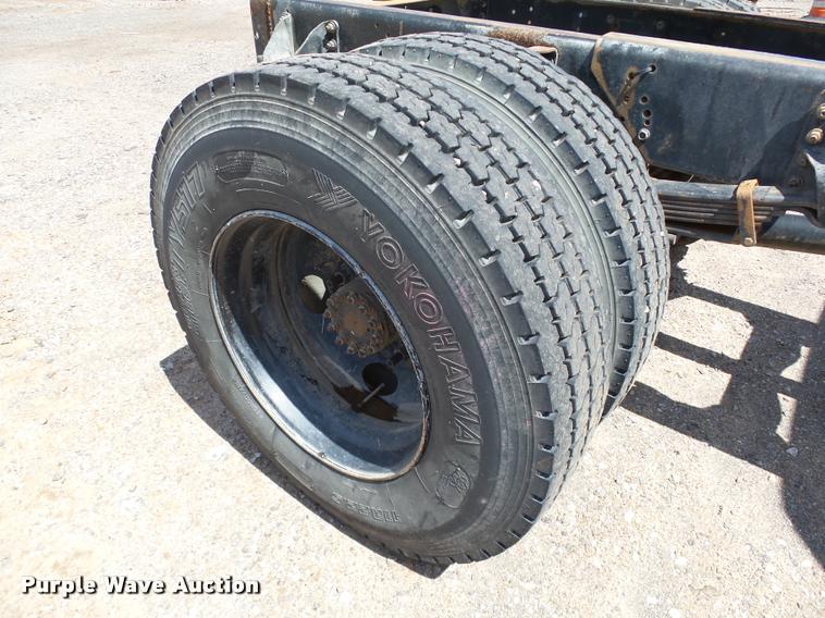 image for item DB0165 2005 Chevrolet C6500 truck chassis