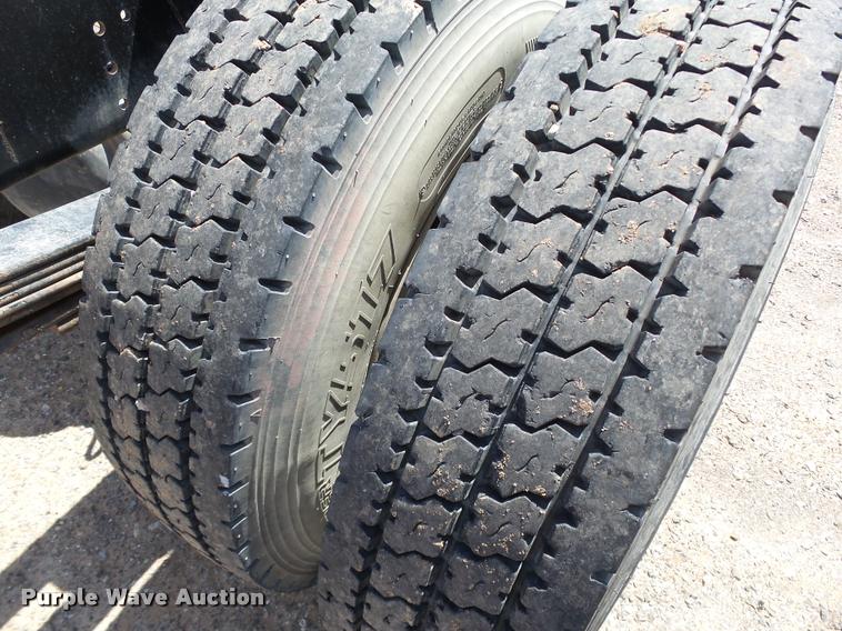 image for item DB0165 2005 Chevrolet C6500 truck chassis