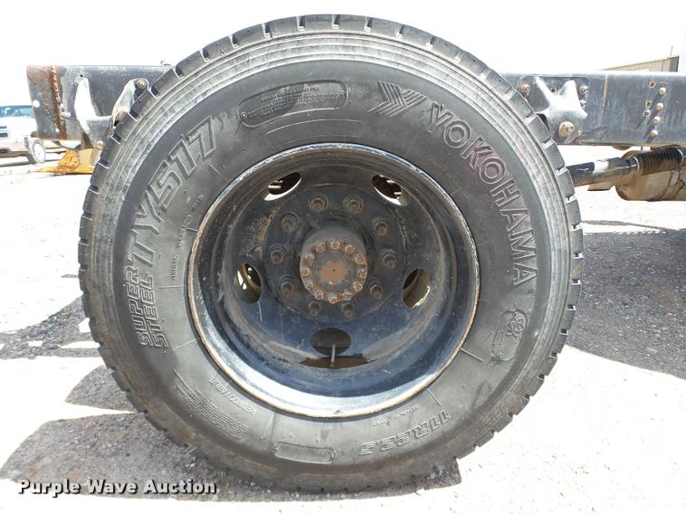 image for item DB0165 2005 Chevrolet C6500 truck chassis