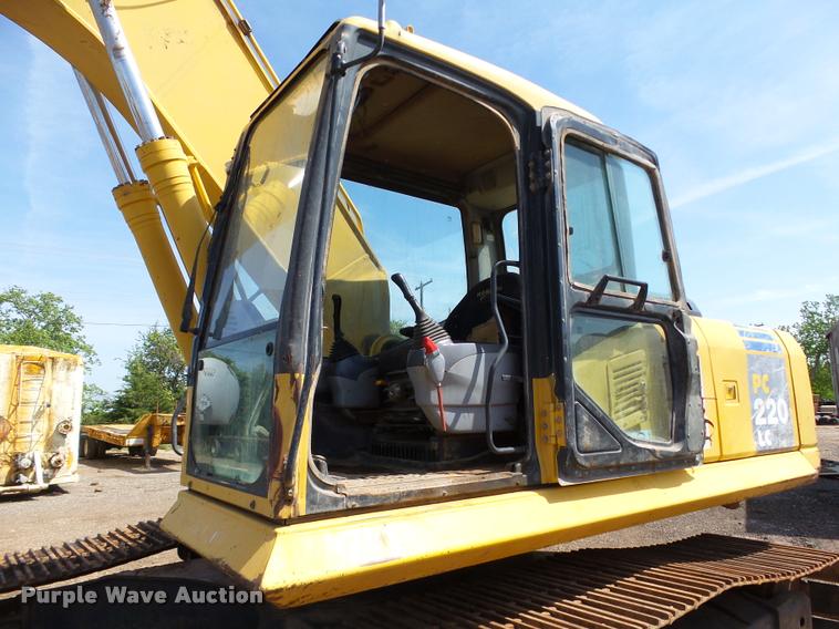 image for item DB0167 2004 Komatsu PC220LC-7 excavator