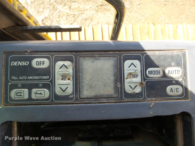 image for item DB0167 2004 Komatsu PC220LC-7 excavator