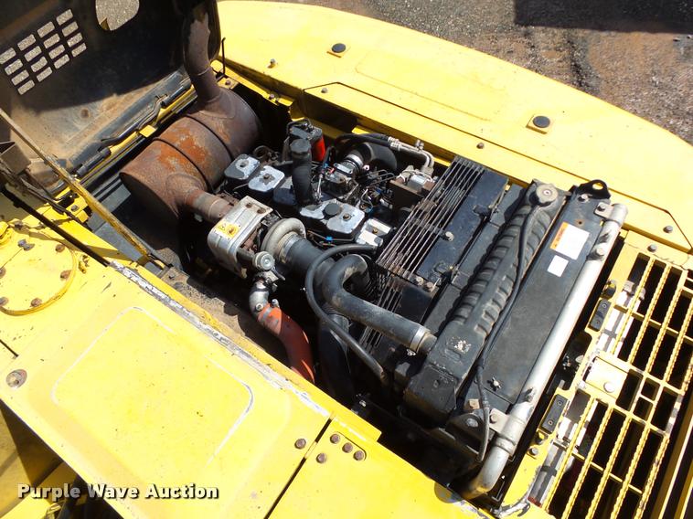 image for item DB0167 2004 Komatsu PC220LC-7 excavator