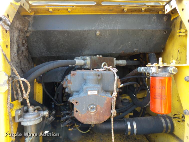 image for item DB0167 2004 Komatsu PC220LC-7 excavator