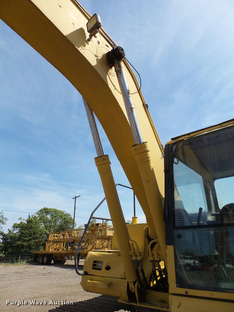 image for item DB0167 2004 Komatsu PC220LC-7 excavator