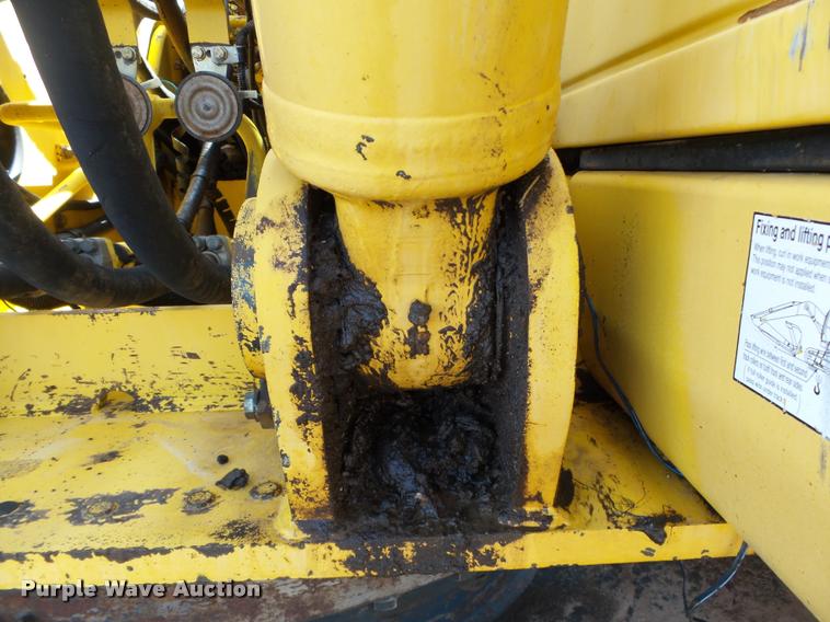 image for item DB0167 2004 Komatsu PC220LC-7 excavator