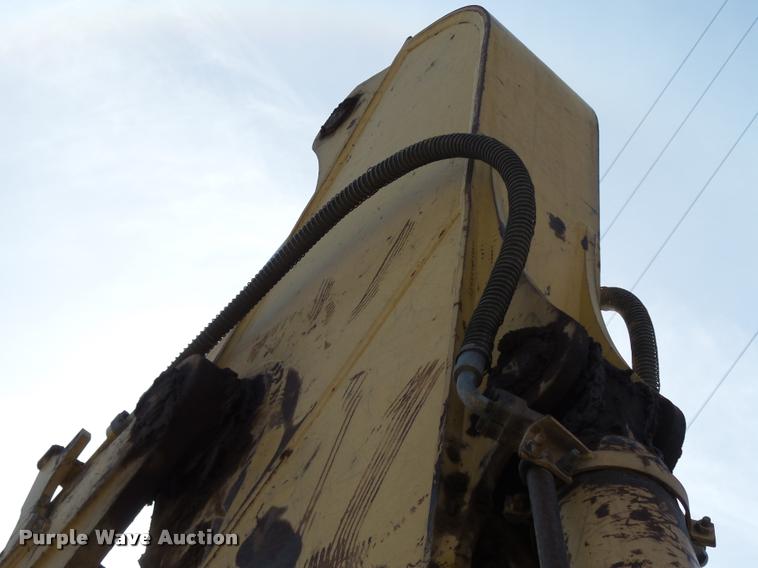 image for item DB0167 2004 Komatsu PC220LC-7 excavator