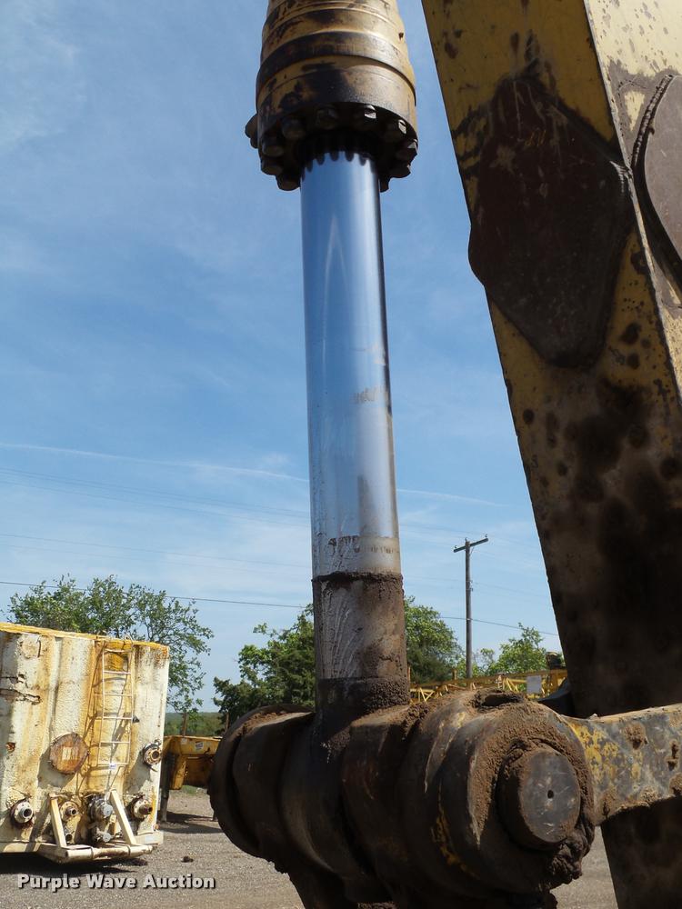 image for item DB0167 2004 Komatsu PC220LC-7 excavator