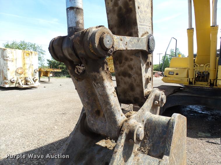 image for item DB0167 2004 Komatsu PC220LC-7 excavator