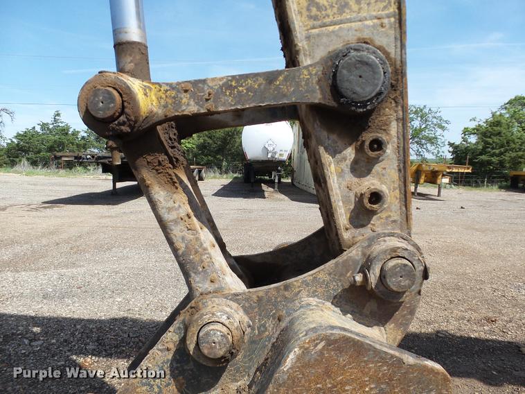 image for item DB0167 2004 Komatsu PC220LC-7 excavator