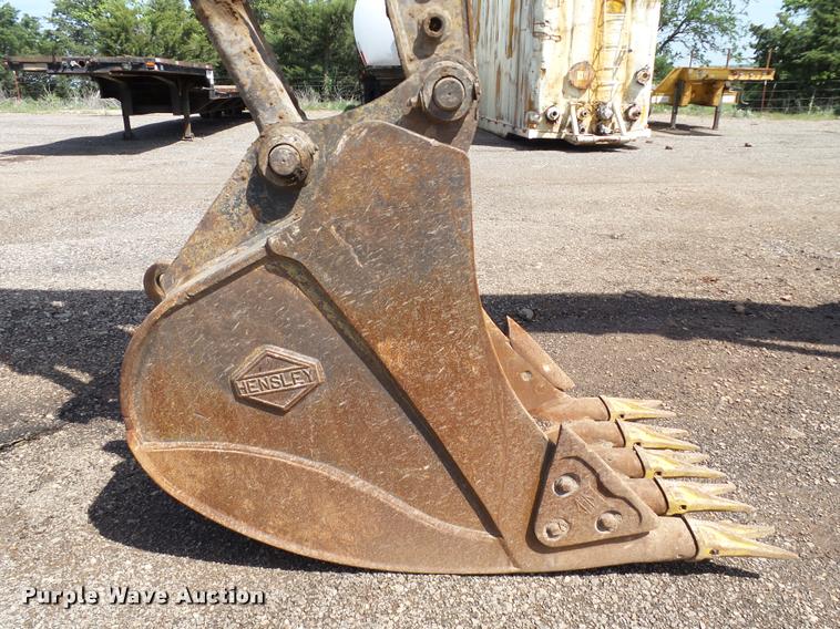 image for item DB0167 2004 Komatsu PC220LC-7 excavator