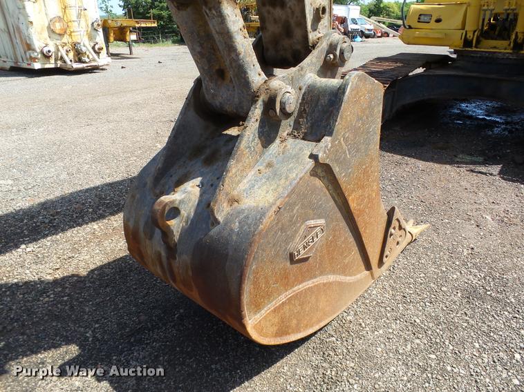image for item DB0167 2004 Komatsu PC220LC-7 excavator
