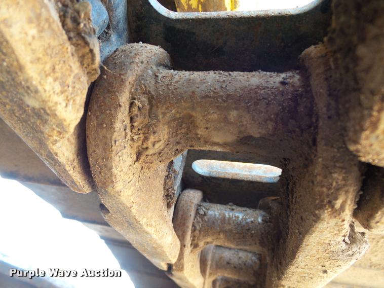 image for item DB0167 2004 Komatsu PC220LC-7 excavator