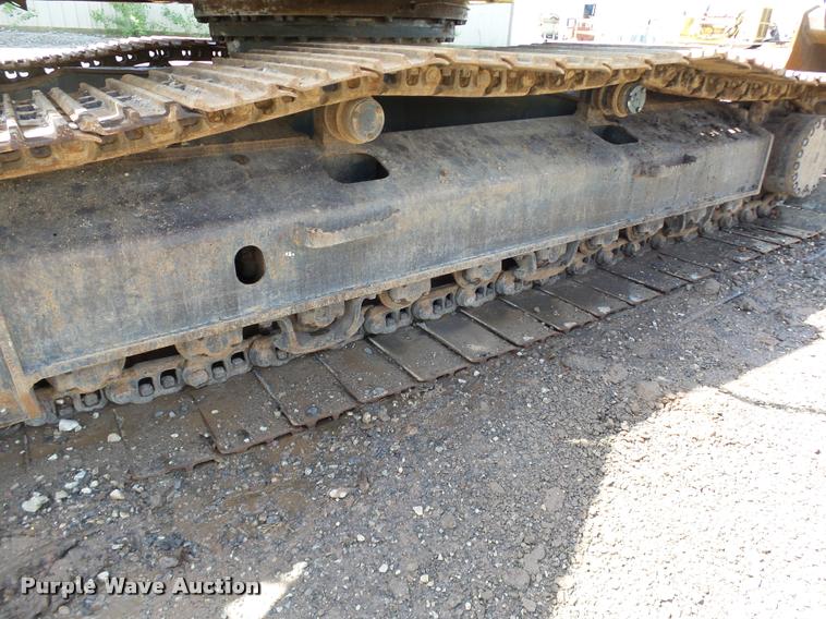 image for item DB0167 2004 Komatsu PC220LC-7 excavator