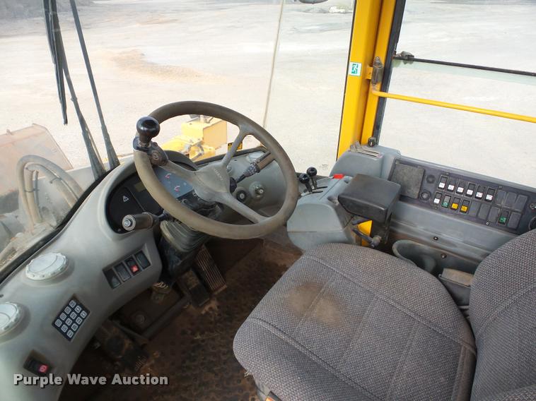 image for item DB0225 2006 Volvo L220E wheel loader