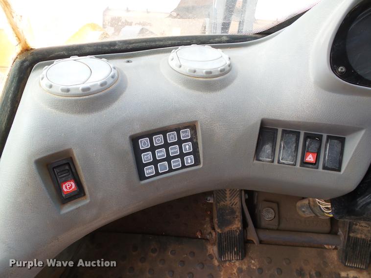 image for item DB0225 2006 Volvo L220E wheel loader