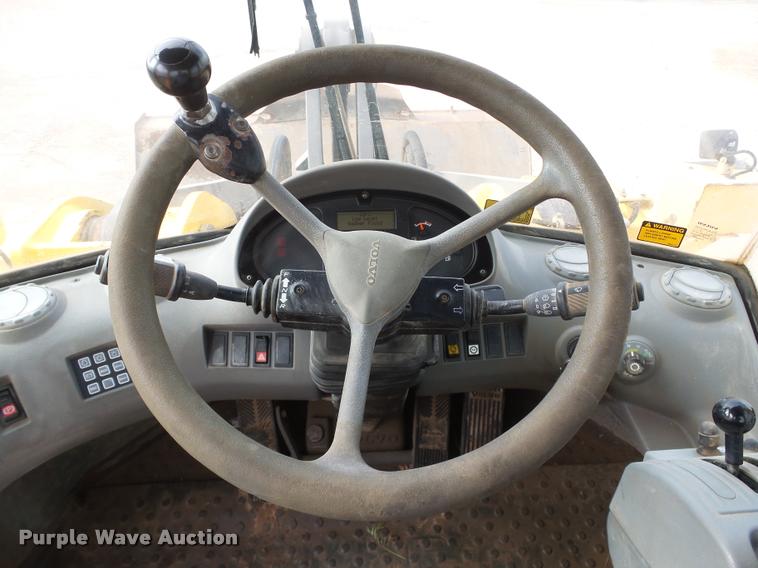 image for item DB0225 2006 Volvo L220E wheel loader