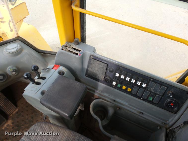 image for item DB0225 2006 Volvo L220E wheel loader