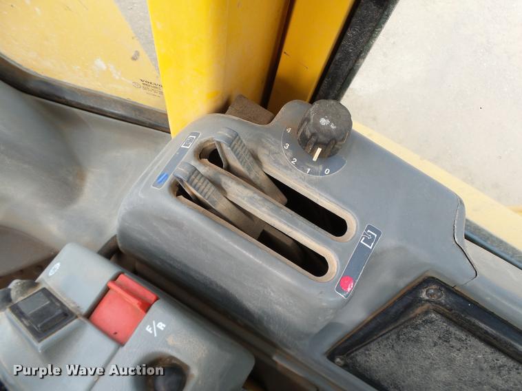 image for item DB0225 2006 Volvo L220E wheel loader