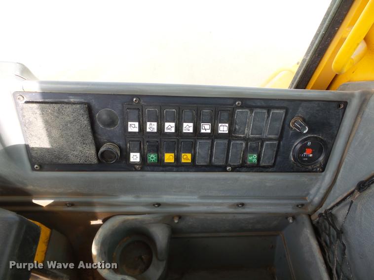 image for item DB0225 2006 Volvo L220E wheel loader