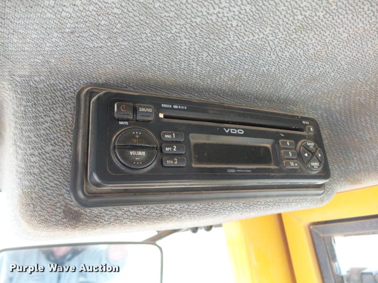 image for item DB0225 2006 Volvo L220E wheel loader