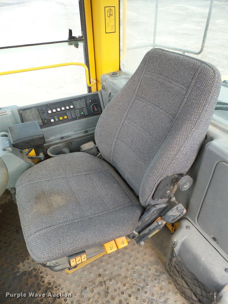 image for item DB0225 2006 Volvo L220E wheel loader