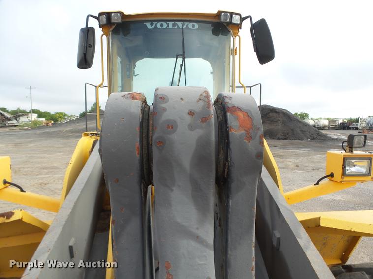 image for item DB0225 2006 Volvo L220E wheel loader