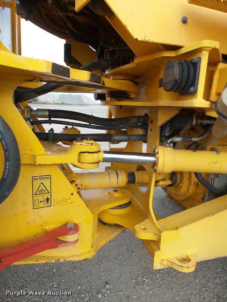 image for item DB0225 2006 Volvo L220E wheel loader