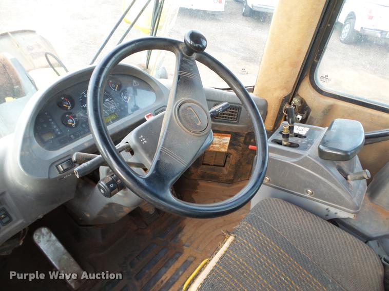 image for item DB0226 2004 Komatsu WA380-5L wheel loader