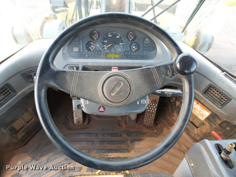 image for item DB0226 2004 Komatsu WA380-5L wheel loader