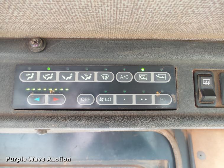 image for item DB0226 2004 Komatsu WA380-5L wheel loader