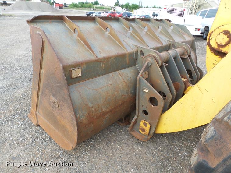 image for item DB0226 2004 Komatsu WA380-5L wheel loader