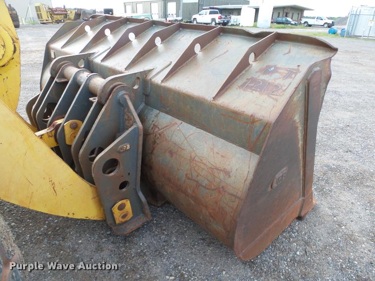 image for item DB0226 2004 Komatsu WA380-5L wheel loader