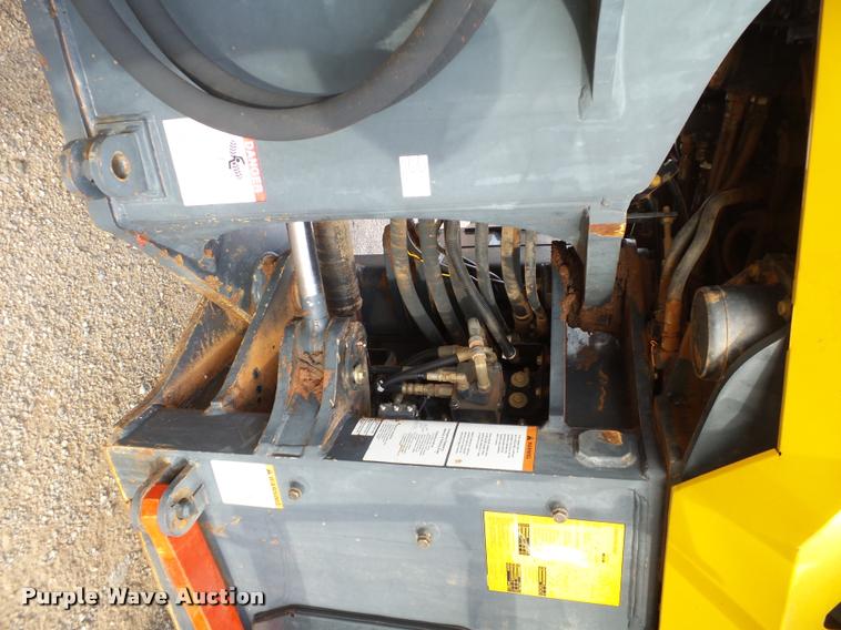 image for item DB0226 2004 Komatsu WA380-5L wheel loader