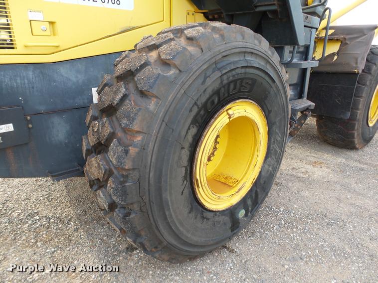 image for item DB0226 2004 Komatsu WA380-5L wheel loader