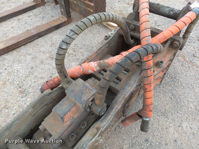 image for item DB0232 NPK E-210A hydraulic breaker