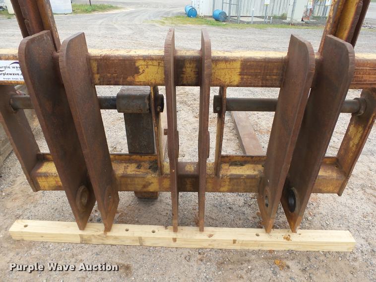 image for item DB0238 Pemberton IH540 wheel loader pallet forks
