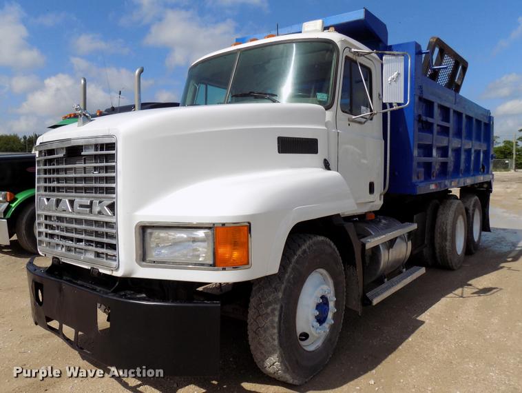 image for item DB2277 2002 Mack CH613 dump truck