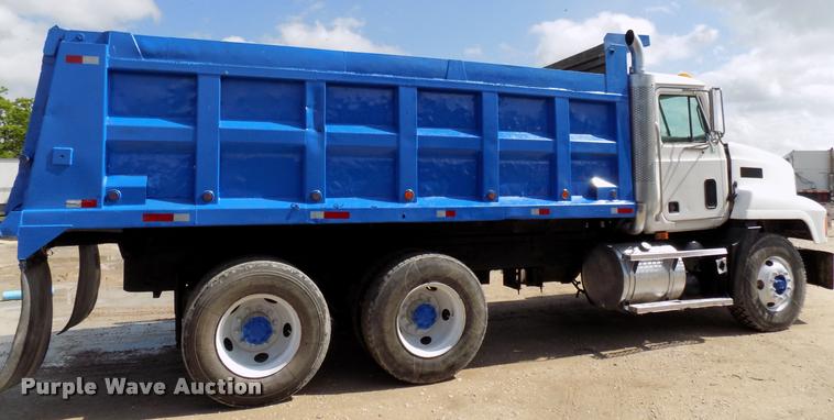 image for item DB2277 2002 Mack CH613 dump truck