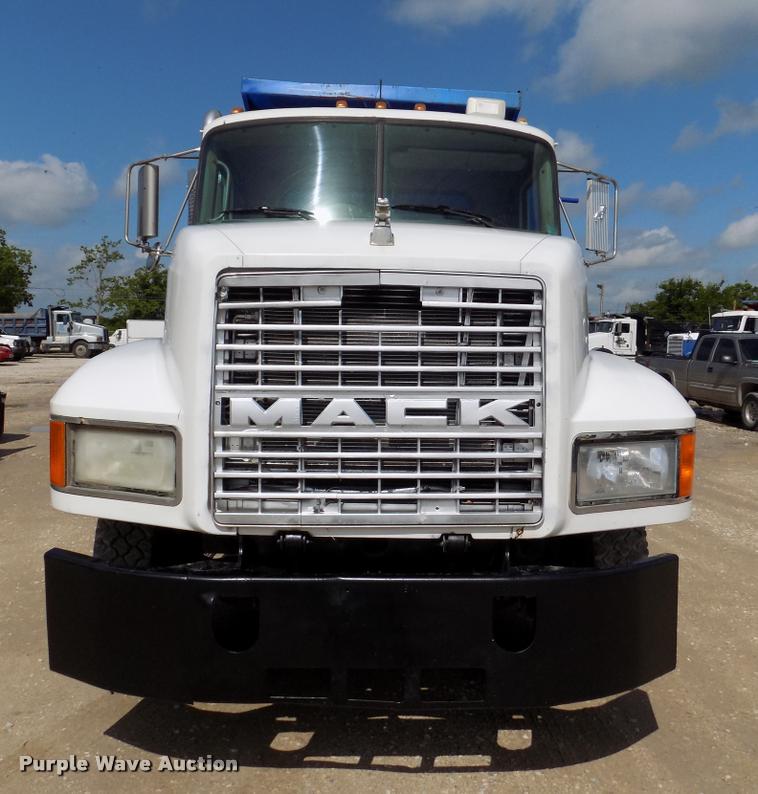 image for item DB2277 2002 Mack CH613 dump truck