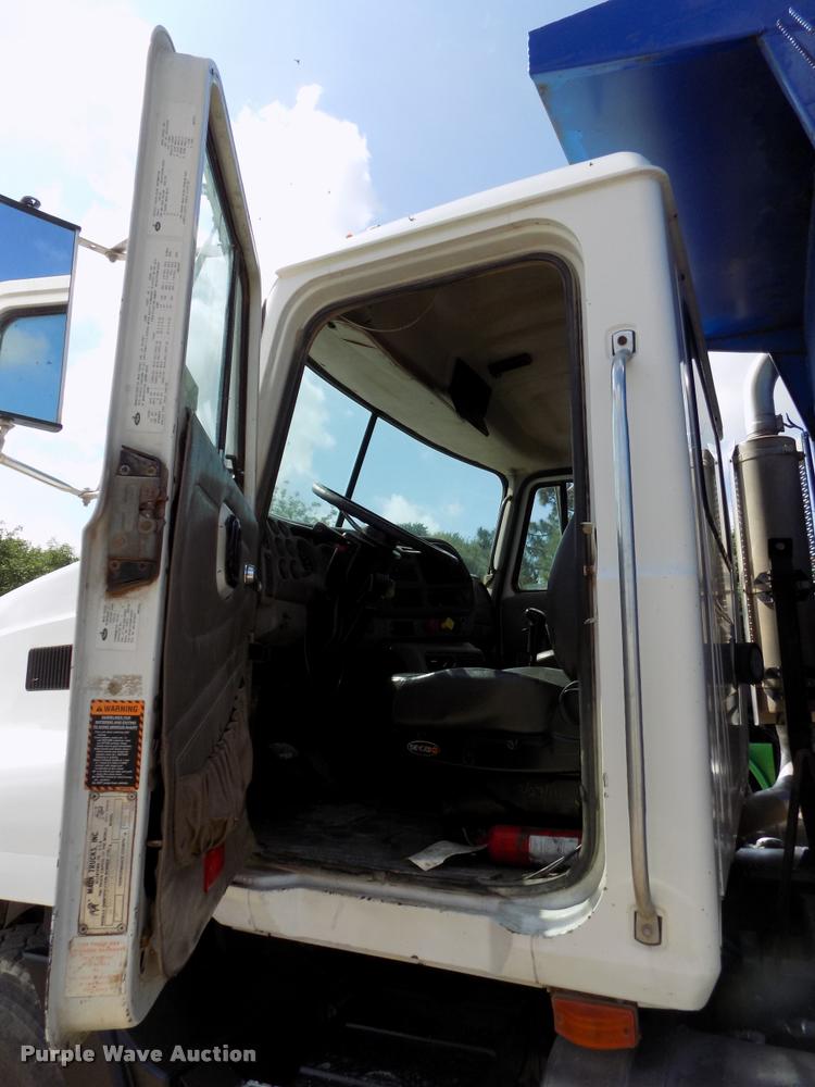 image for item DB2277 2002 Mack CH613 dump truck