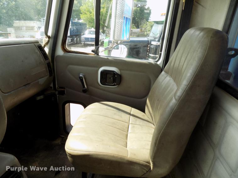 image for item DB2277 2002 Mack CH613 dump truck