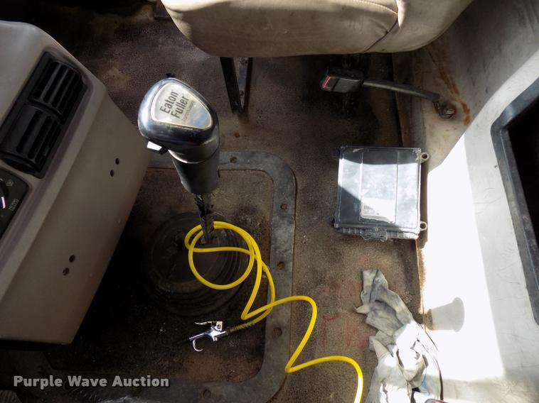 image for item DB2277 2002 Mack CH613 dump truck