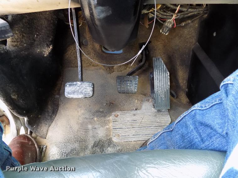 image for item DB2277 2002 Mack CH613 dump truck