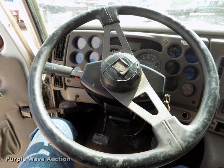 image for item DB2277 2002 Mack CH613 dump truck