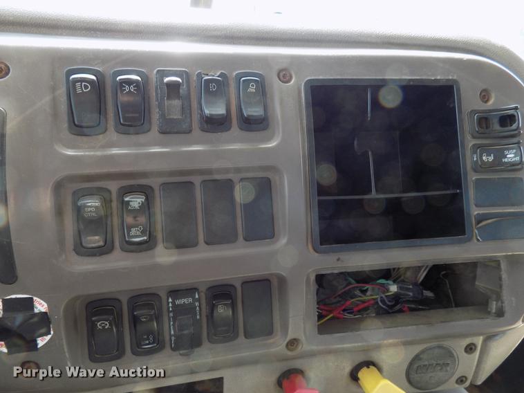 image for item DB2277 2002 Mack CH613 dump truck