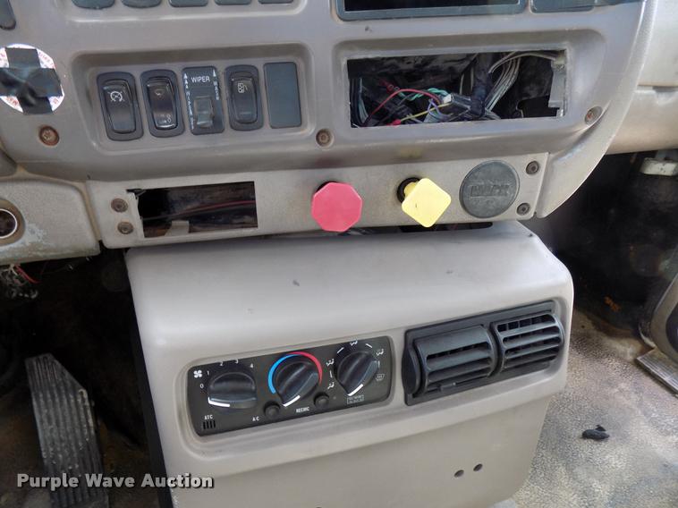 image for item DB2277 2002 Mack CH613 dump truck